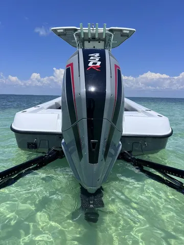 Slide: The Image of Contender 25 BAY 25' 2019 - 8