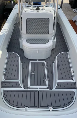 Slide: The Image of Contender 25 BAY 25' 2019 - 5
