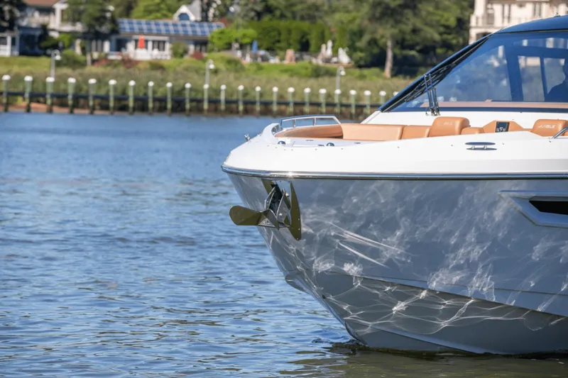 Slide: The Image of Cruisers 42 GLS South Beach Outboard 2024 - 11