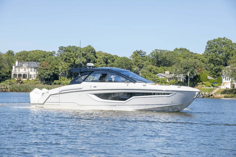 Slide: The Image of Cruisers 42 GLS South Beach Outboard 2024 - 2