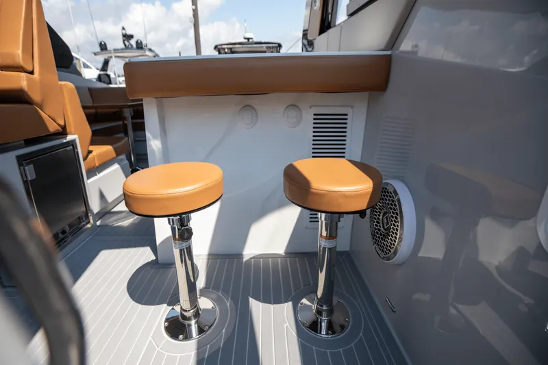 Slide: The Image of Cruisers 42 GLS South Beach Outboard 2024 - 62