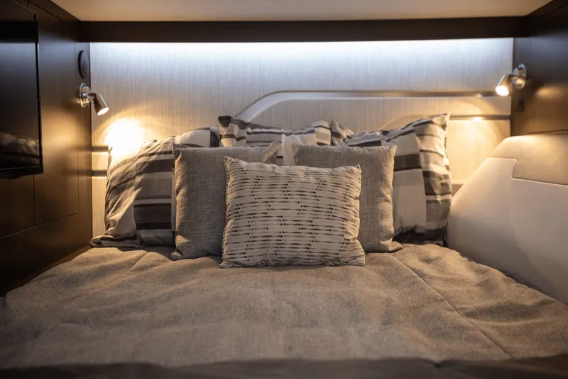 Slide: The Image of Cruisers 42 GLS South Beach Outboard 2024 - 67