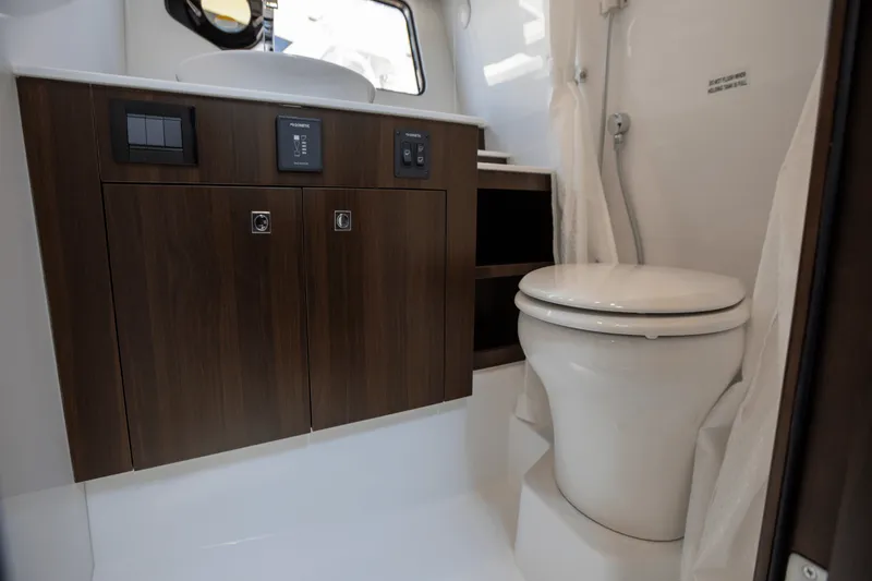 Slide: The Image of Cruisers 42 GLS South Beach Outboard 2024 - 71