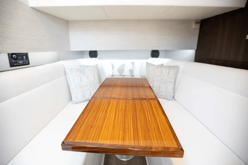 Slide: The Image of Cruisers 42 GLS South Beach Outboard 2024 - 75