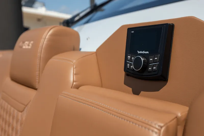 Slide: The Image of Cruisers 42 GLS South Beach Outboard 2024 - 80