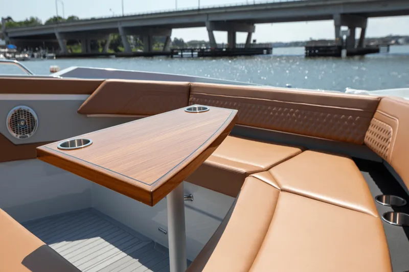 Slide: The Image of Cruisers 42 GLS South Beach Outboard 2024 - 81