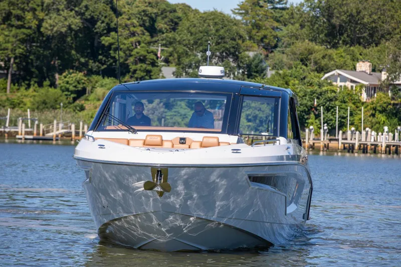 Slide: The Image of Cruisers 42 GLS South Beach Outboard 2024 - 9