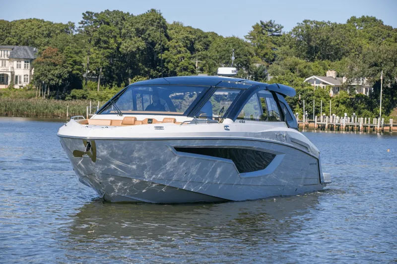 Slide: The Image of Cruisers Yachts 42 GLS South Beach Outboard 2024 - 10