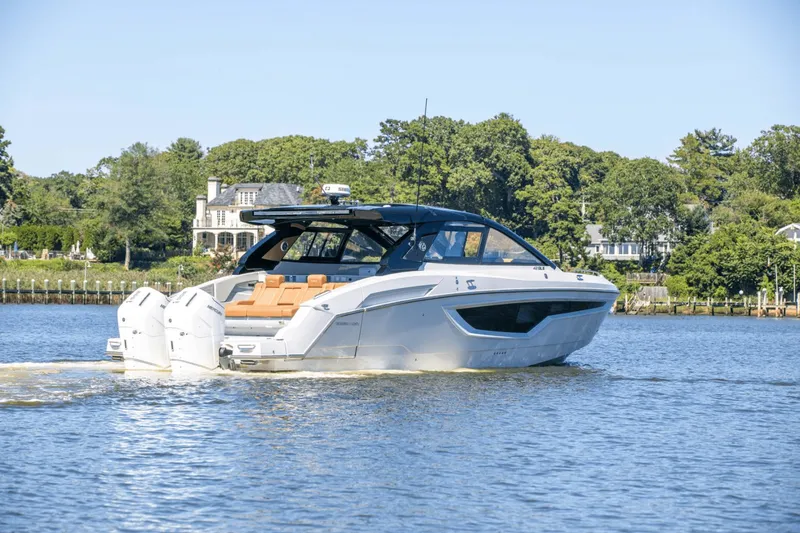 Slide: The Image of Cruisers Yachts 42 GLS South Beach Outboard 2024 - 14