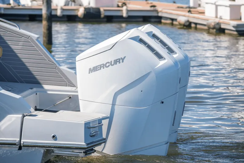 Slide: The Image of Cruisers Yachts 42 GLS South Beach Outboard 2024 - 23