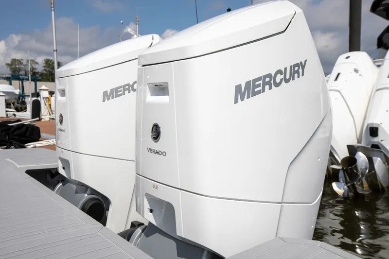 Slide: The Image of Cruisers Yachts 42 GLS South Beach Outboard 2024 - 26