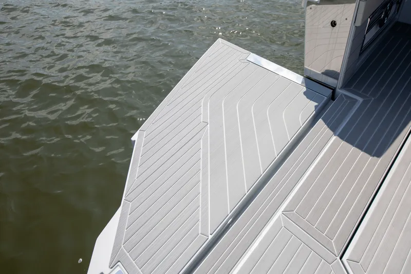 Slide: The Image of Cruisers Yachts 42 GLS South Beach Outboard 2024 - 33