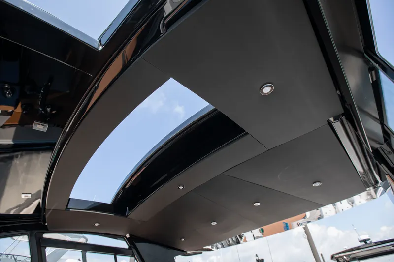 Slide: The Image of Cruisers Yachts 42 GLS South Beach Outboard 2024 - 49