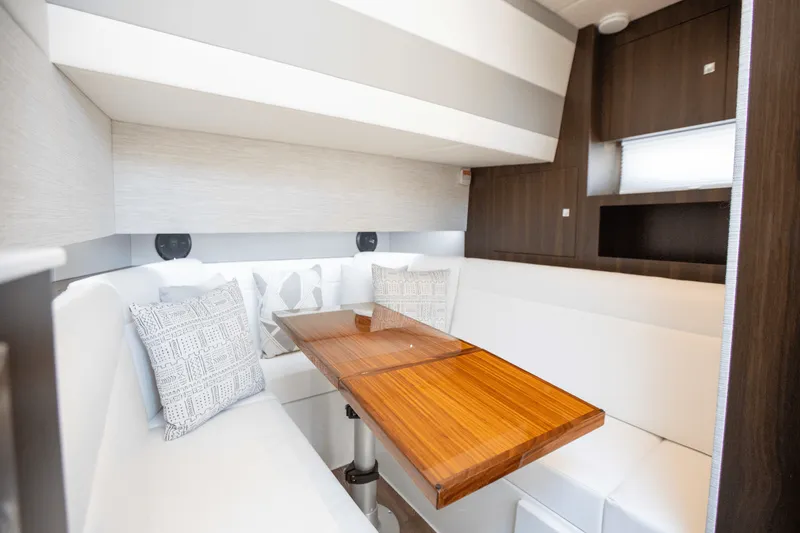 Slide: The Image of Cruisers Yachts 42 GLS South Beach Outboard 2024 - 74