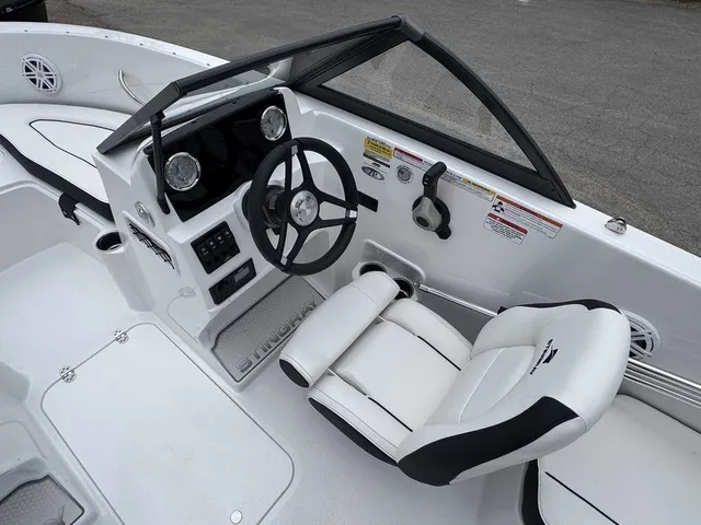 Slide: The Image of Stingray 172DC 2026 - 4