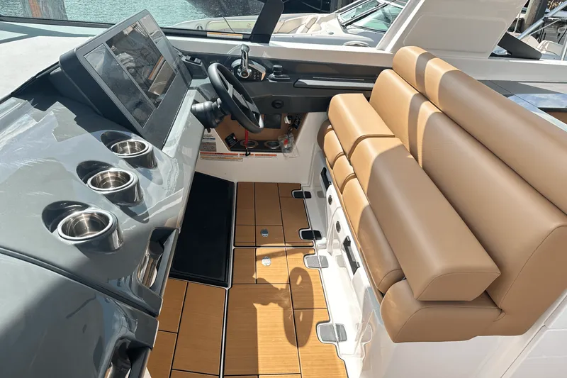 Slide: The Image of Aviara AV40 Outboard 2024 - 14