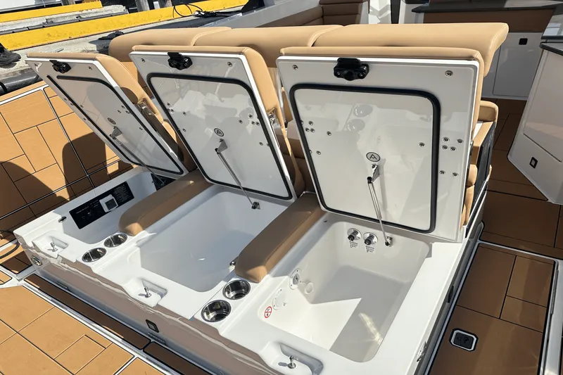 Slide: The Image of Aviara AV40 Outboard 2024 - 25