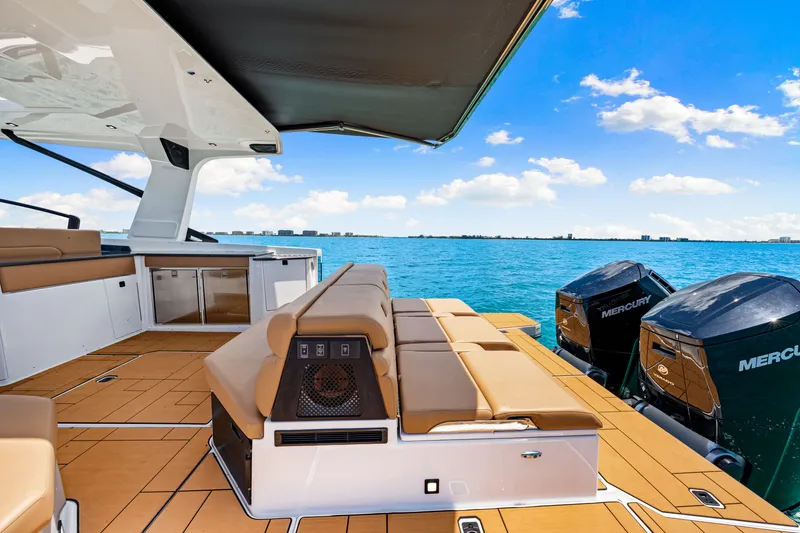 Slide: The Image of Aviara AV40 Outboard 2024 - 31