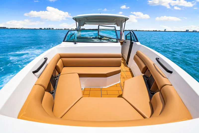 Slide: The Image of Aviara AV40 Outboard 2024 - 34