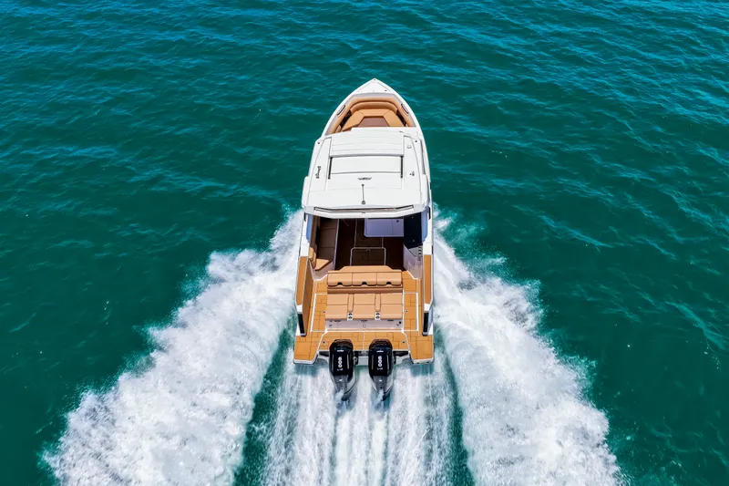 Slide: The Image of Aviara AV40 Outboard 2024 - 41