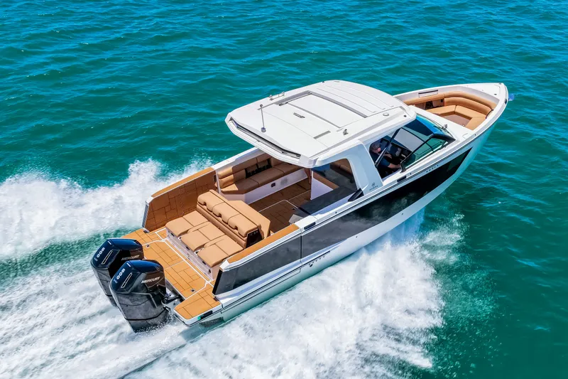 Slide: The Image of Aviara AV40 Outboard 2024 - 43