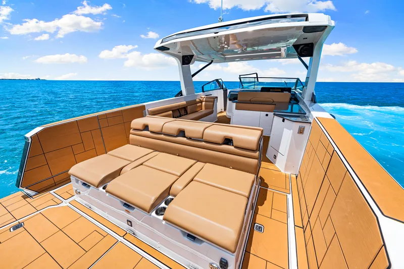 Slide: The Image of Aviara AV40 Outboard 2024 - 49