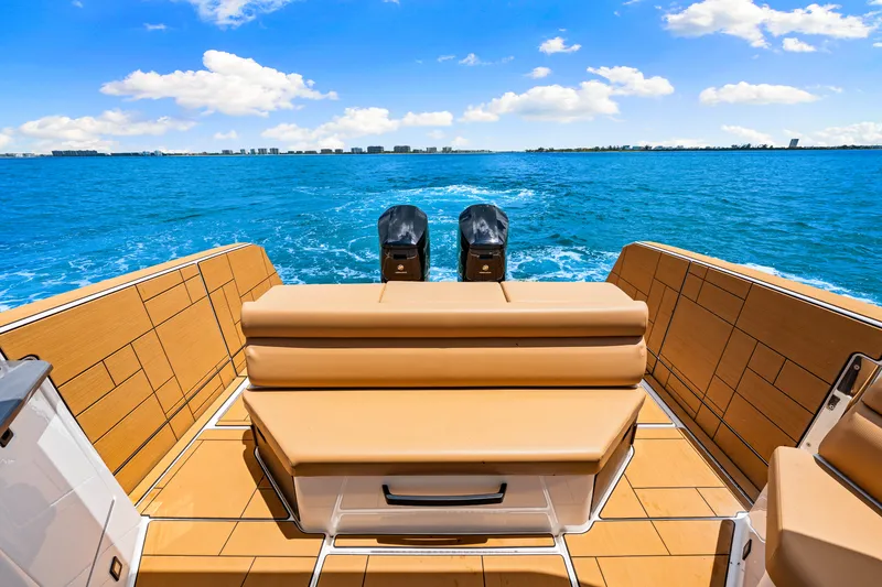 Slide: The Image of Aviara AV40 Outboard 2024 - 52