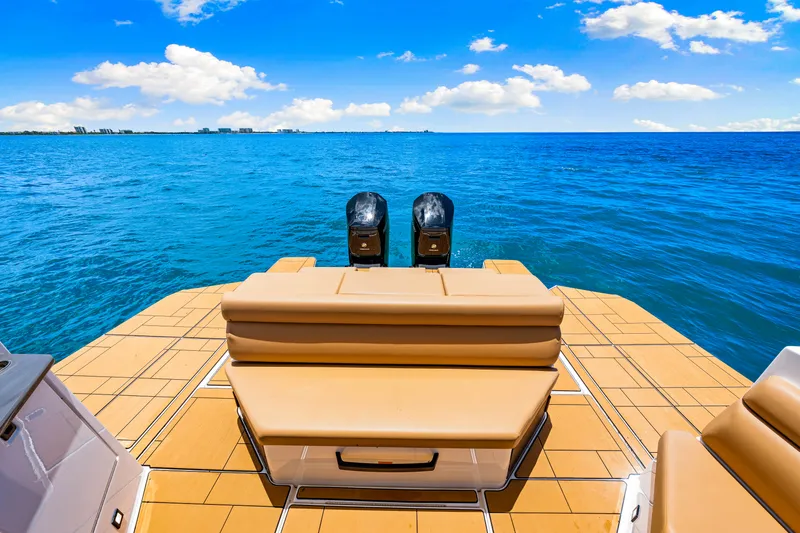 Slide: The Image of Aviara AV40 Outboard 2024 - 53