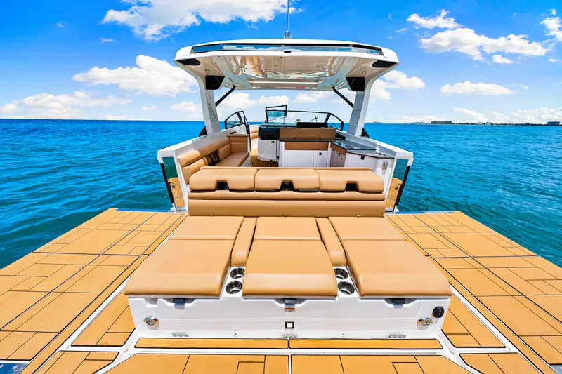 Slide: The Image of Aviara AV40 Outboard 2024 - 57