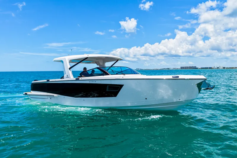 Slide: The Image of Aviara AV40 Outboard 2024 - 74