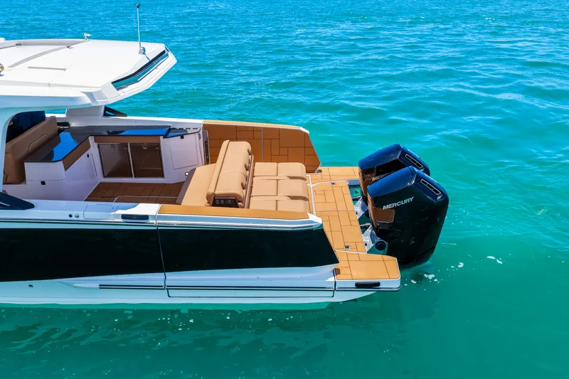Slide: The Image of Aviara AV40 Outboard 2024 - 77