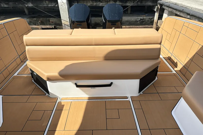 Slide: The Image of Aviara AV40 Outboard 2024 - 8