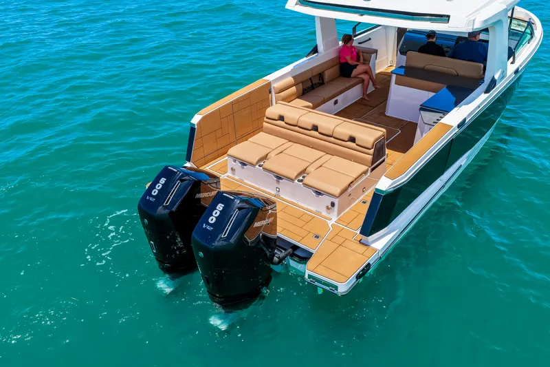 Slide: The Image of Aviara AV40 Outboard 2024 - 81