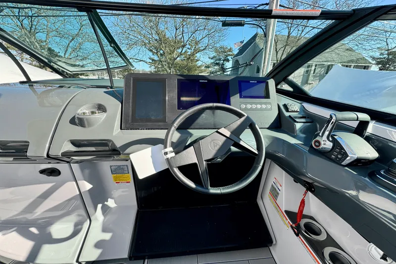 Slide: The Image of Aviara AV32 Outboard 2024 - 23