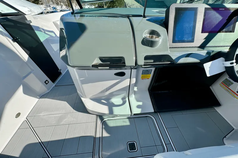 Slide: The Image of Aviara AV32 Outboard 2024 - 25