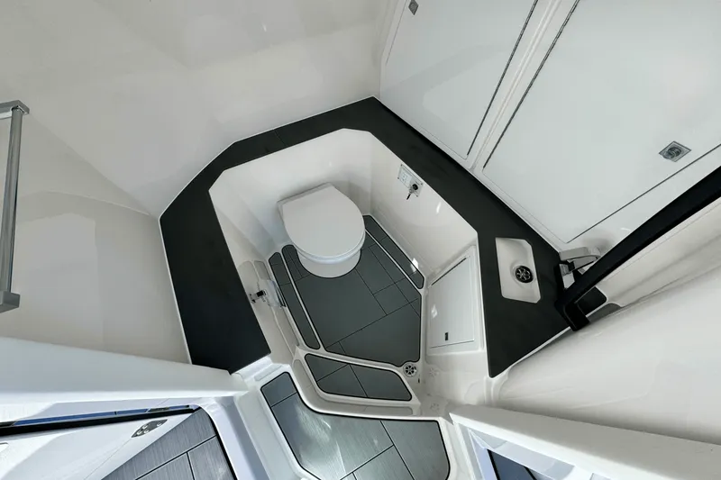 Slide: The Image of Aviara AV32 Outboard 2024 - 27