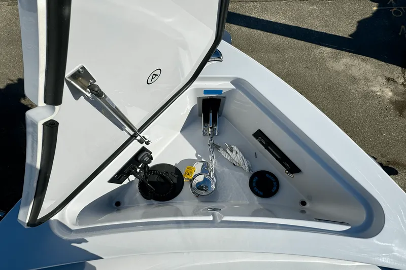 Slide: The Image of Aviara AV32 Outboard 2024 - 31