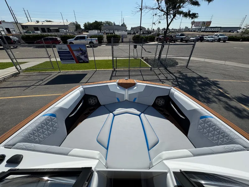 Slide: The Image of Nautique GS22 2026 - 15