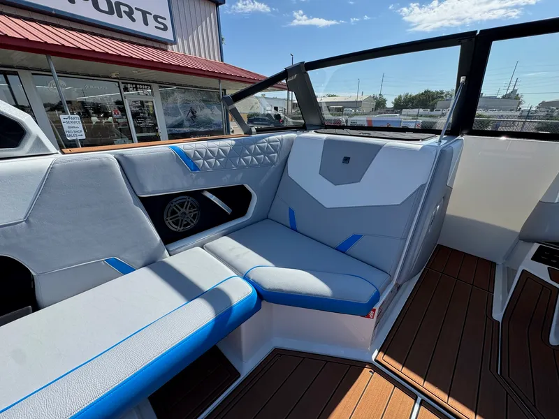 Slide: The Image of Nautique GS22 2026 - 13