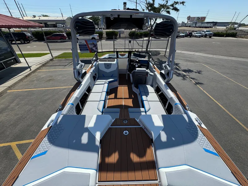 Slide: The Image of Nautique GS22 2026 - 9