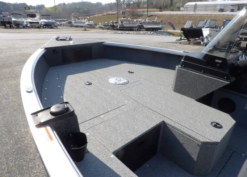 Slide: The Image of Lund 1700 EXPLORER SIDE CONSOLE 2026 - 10