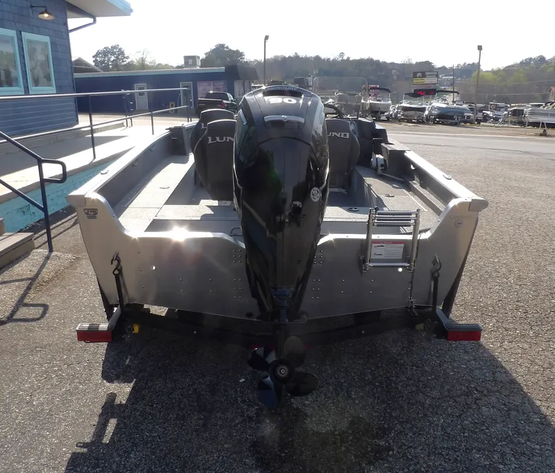 Slide: The Image of Lund 1700 EXPLORER SIDE CONSOLE 2026 - 6