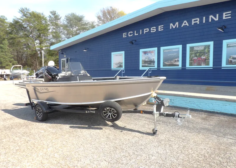 Slide: The Image of Lund 1700 EXPLORER SIDE CONSOLE 2026 - 1