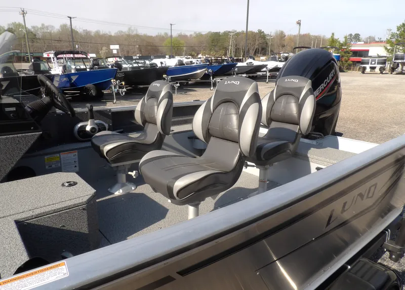 Slide: The Image of Lund 1700 EXPLORER SIDE CONSOLE 2026 - 11