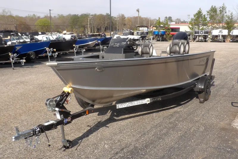 Slide: The Image of Lund 1700 EXPLORER SIDE CONSOLE 2026 - 3