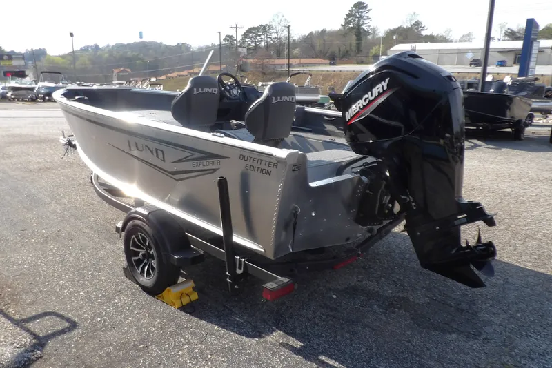 Slide: The Image of Lund 1700 EXPLORER SIDE CONSOLE 2026 - 5