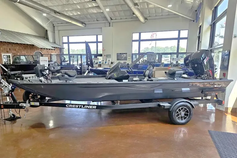 Slide: The Image of Crestliner XF189 BASS 2026 - 1