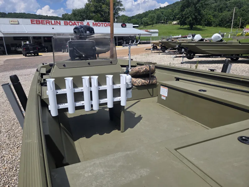 Slide: The Image of Lowe Roughneck Side Console RX1860 SC 2025 - 5