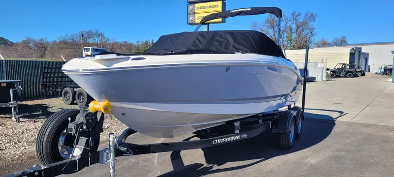 Slide: The Image of Chaparral 21 SSI Ski & Fish 2025 - 4