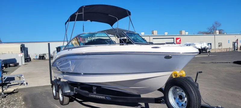 Slide: The Image of Chaparral 21 SSI Ski & Fish 2025 - 3